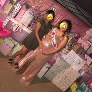 Beautiful long gold dress✨